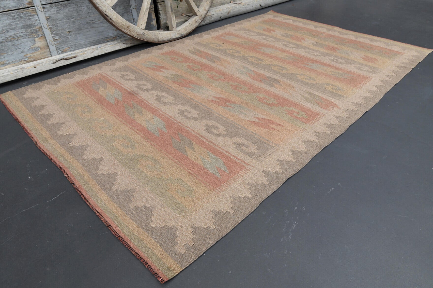 One-of-a-kind 1960s Anatolian vintage kilim rug in wool, 4'10" x 8'