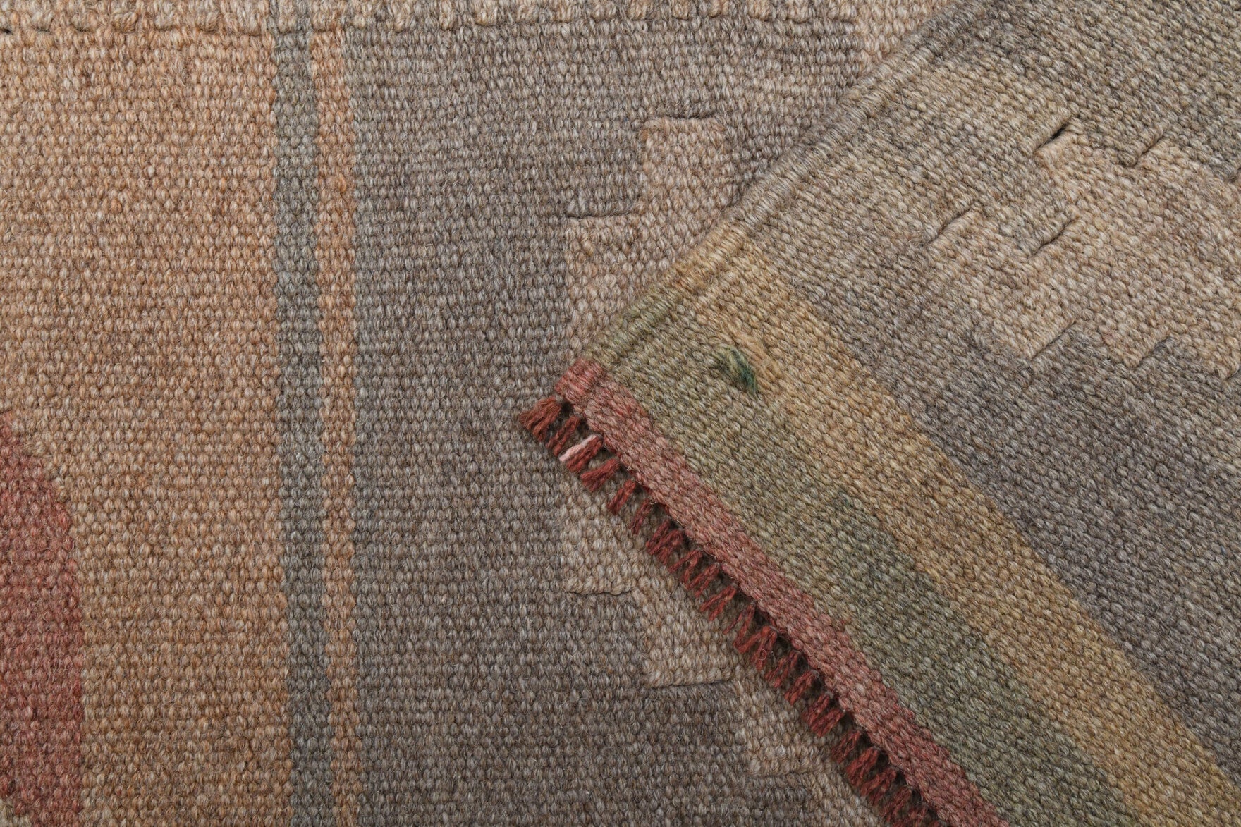 Hand-crafted Anatolian vintage kilim Stenorhoe in wool, 1960s