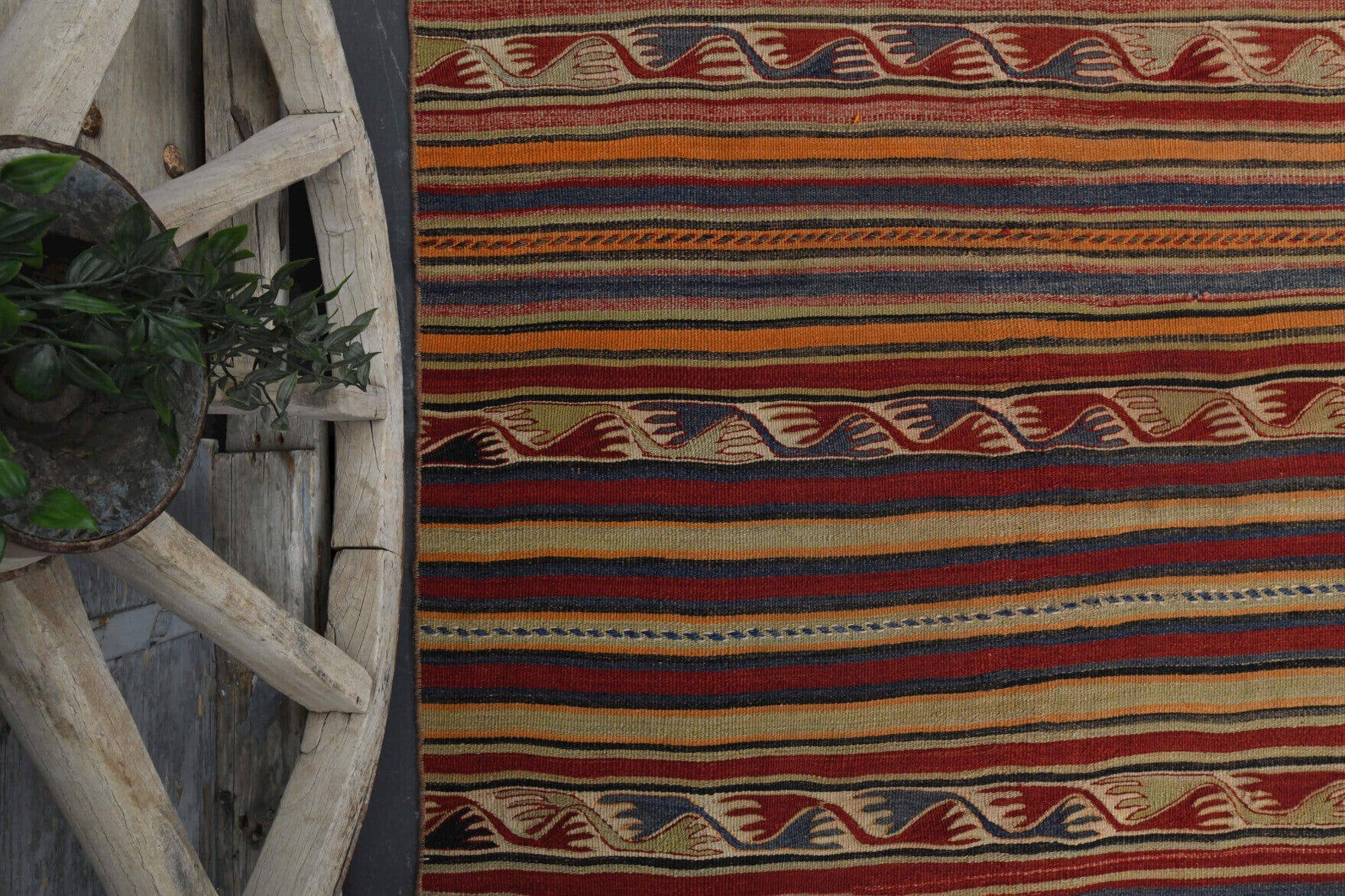 Handwoven flatweave wool kilim from Anatolia, Turkey – Handmade Vintage Kilim Rug 4'4" x 5'3"