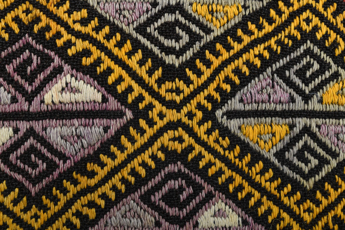 Sosimira – vintage oriental kilim for living room or bedroom, 5'4" x 6'11" (162x212 cm)