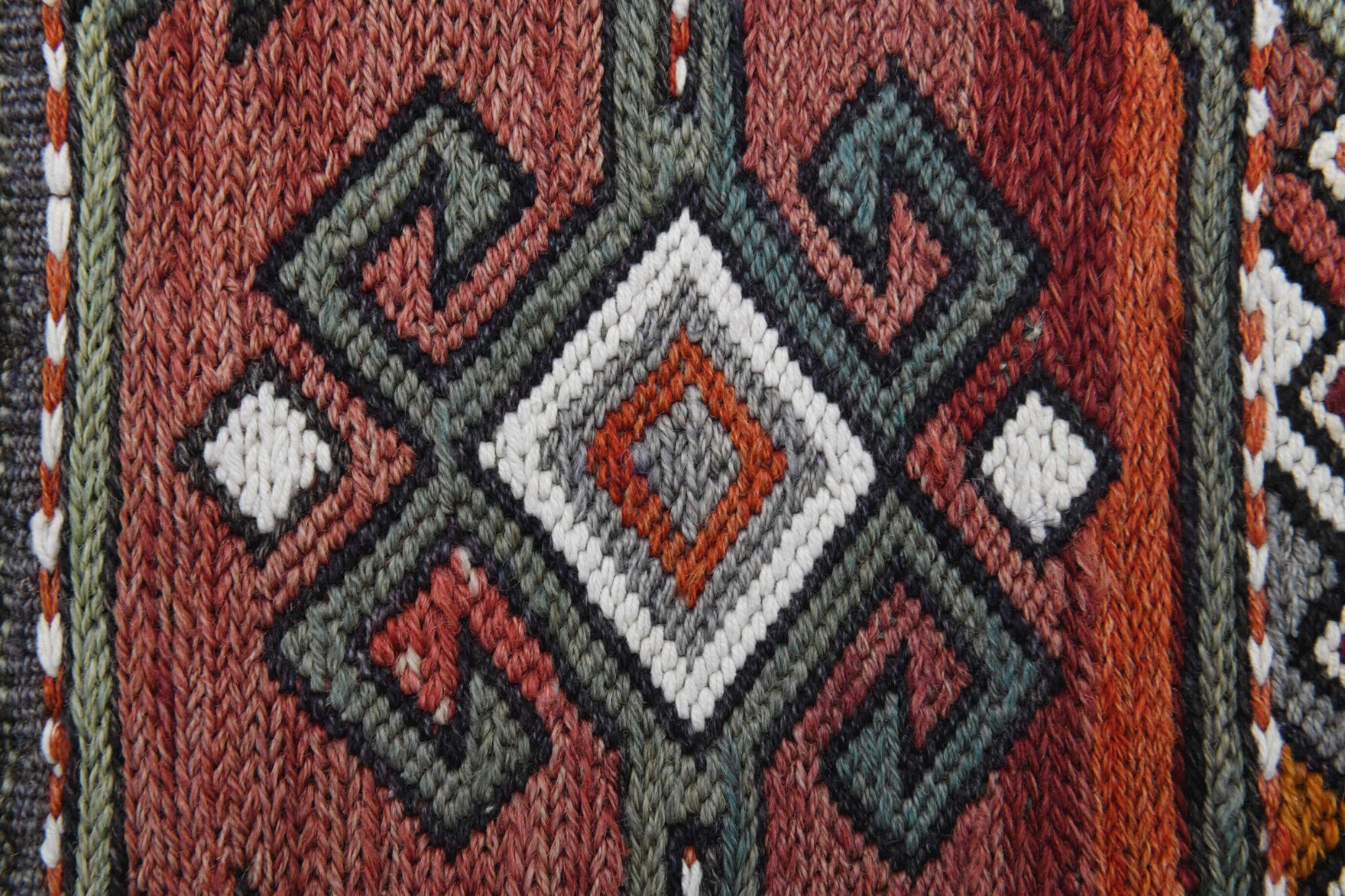 Handwoven flatweave wool kilim from Anatolia, Turkey – Handmade Vintage Kilim Area Rug 4' x 4'9"