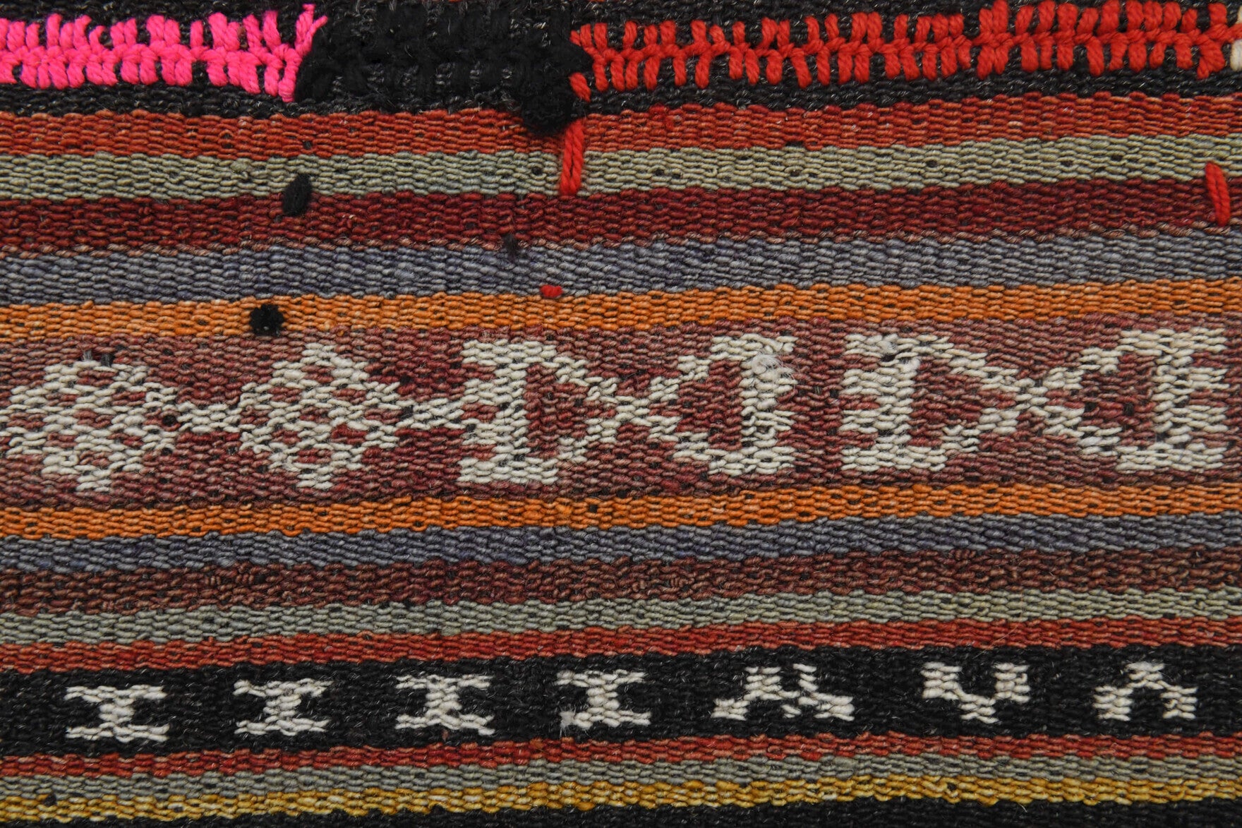 Handwoven flatweave wool kilim from Anatolia, Turkey – Handmade Vintage Kilim Area Rug 4'11" x 6'4"