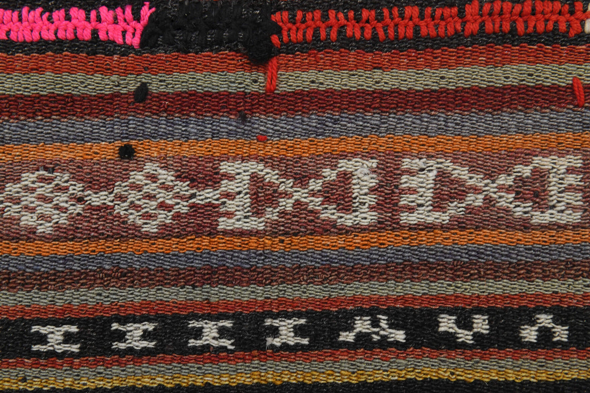 Handwoven flatweave wool kilim from Anatolia, Turkey – Handmade Vintage Kilim Area Rug 4'11" x 6'4"