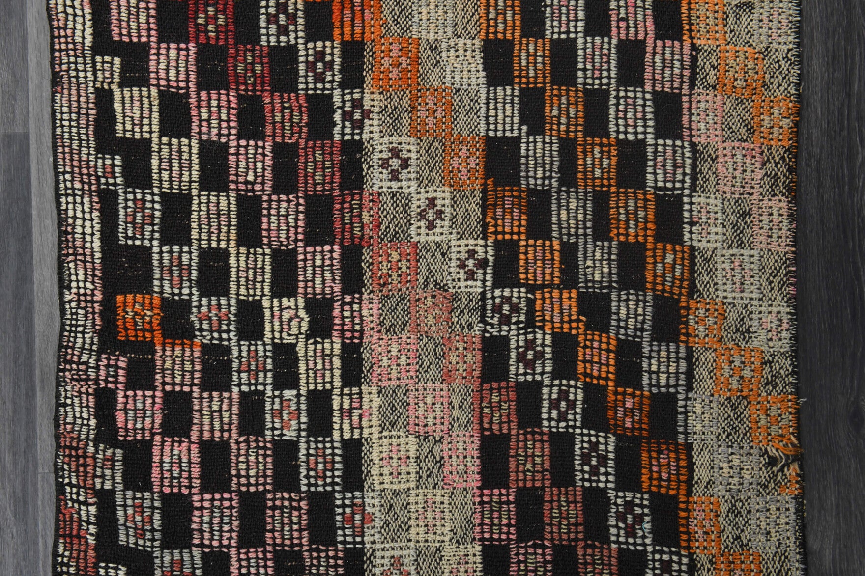Authentic Anatolian vintage kilim rug (1960s) with oriental design – one-of-a-kind at Fame Rugs