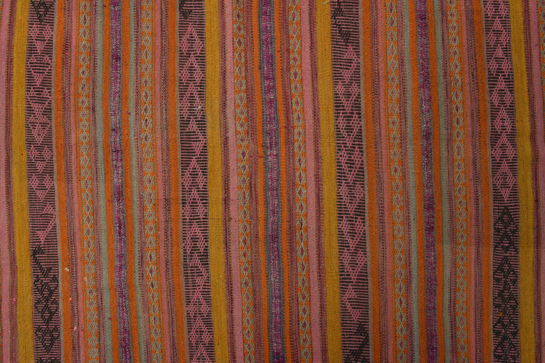 Authentic Anatolian vintage kilim rug (1960s) with oriental design – one-of-a-kind at Fame Rugs