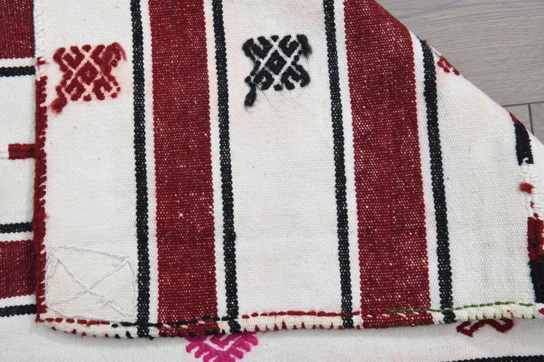 Simdil kilim: 1960s handwoven flatweave Anatolian kilim with oriental motifs