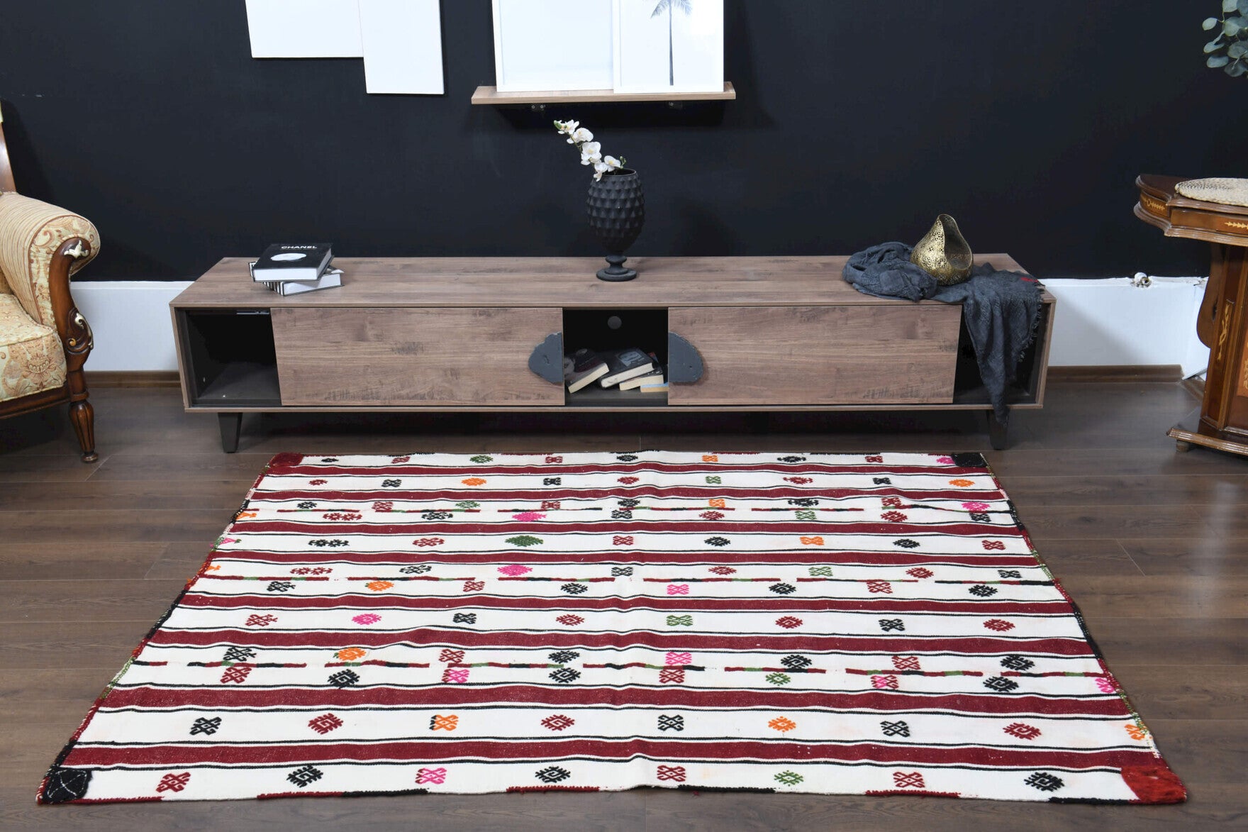 Authentic Anatolian vintage kilim rug (1960s) with oriental design – one-of-a-kind at Fame Rugs