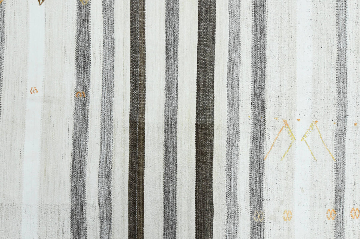 One-of-a-kind 1960s Anatolian vintage kilim rug in wool, 5'3" x 8'3"