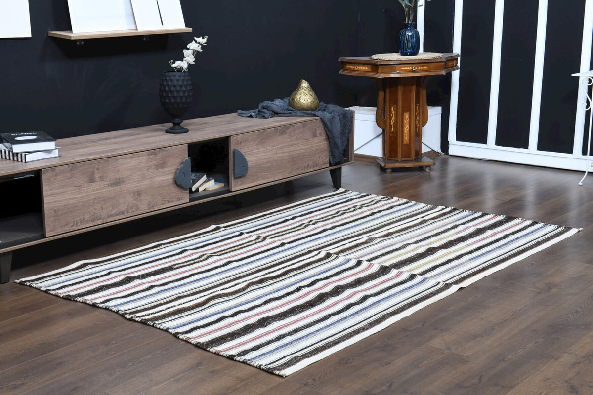 One-of-a-kind 1960s Anatolian vintage kilim rug in wool, 4'11" x 7'4"