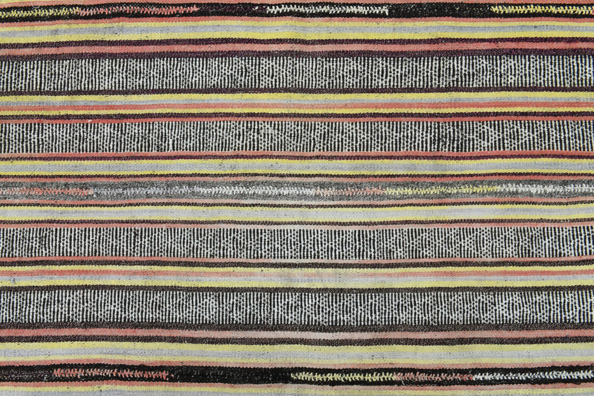 Handwoven flatweave wool kilim from Anatolia, Turkey – Oushak Muted Kilim 4'8" x 7'3"