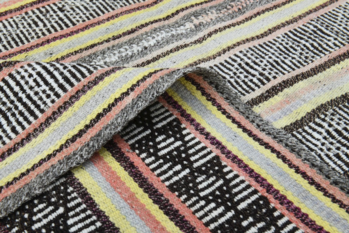 Hand-crafted Anatolian vintage kilim Porphyrorhoe in wool, 1960s