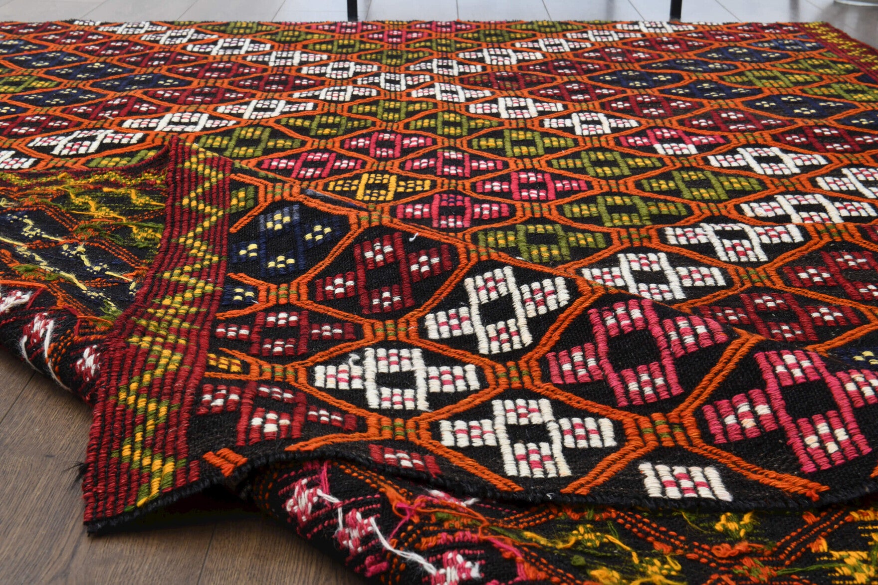 One-of-a-kind 1960s Anatolian vintage kilim rug in wool, 5'6" x 7'10"