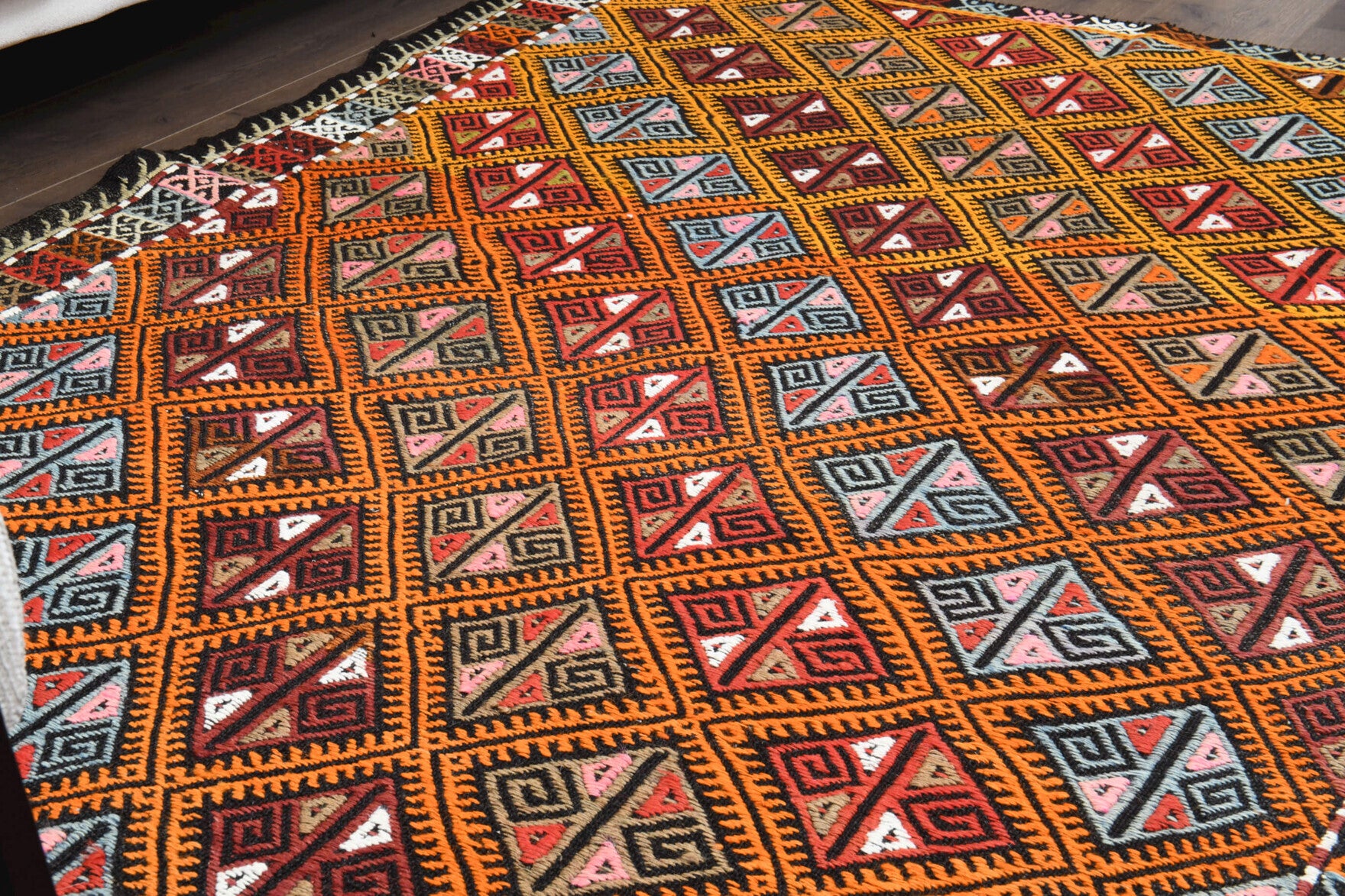 Handwoven flatweave wool kilim from Anatolia, Turkey – Handmade Vintage Area Kilim Rug 5'1" x 6'1"