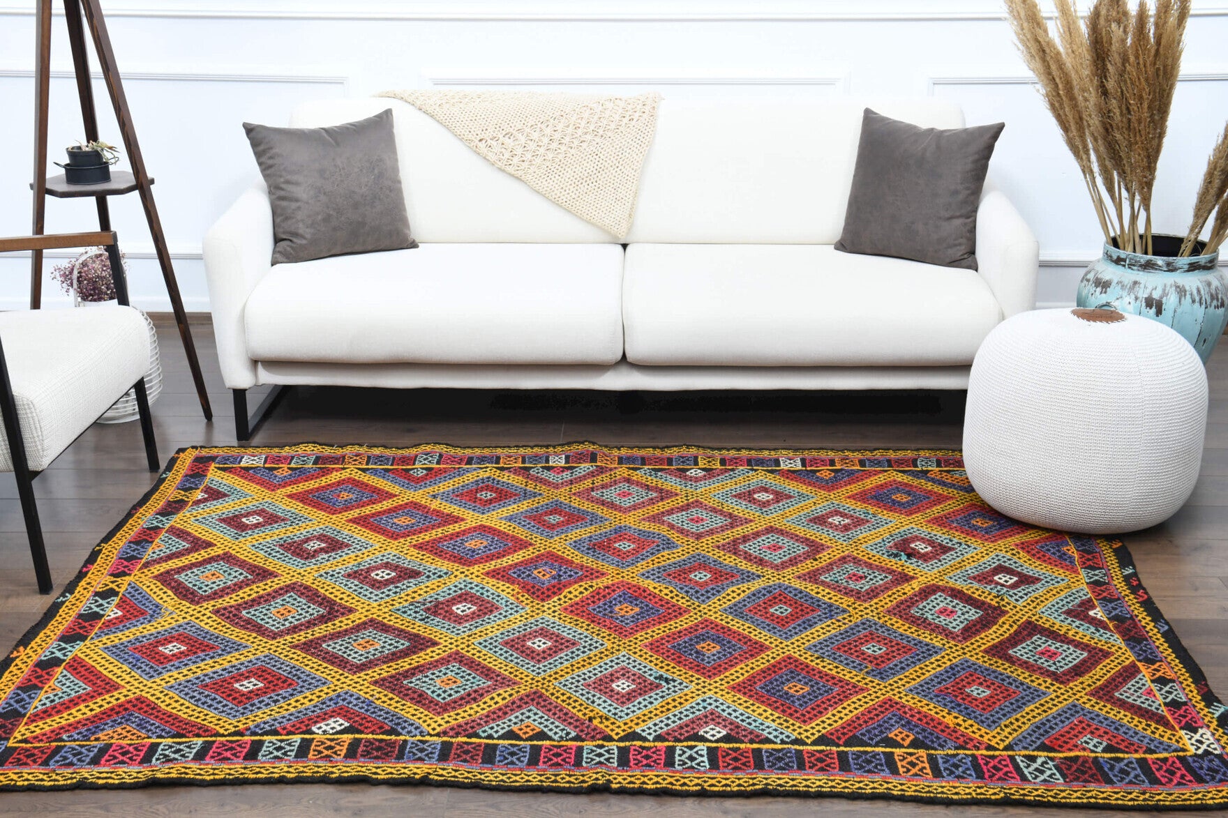 Authentic Anatolian vintage kilim rug (1960s) with geometric design – one-of-a-kind at Fame Rugs