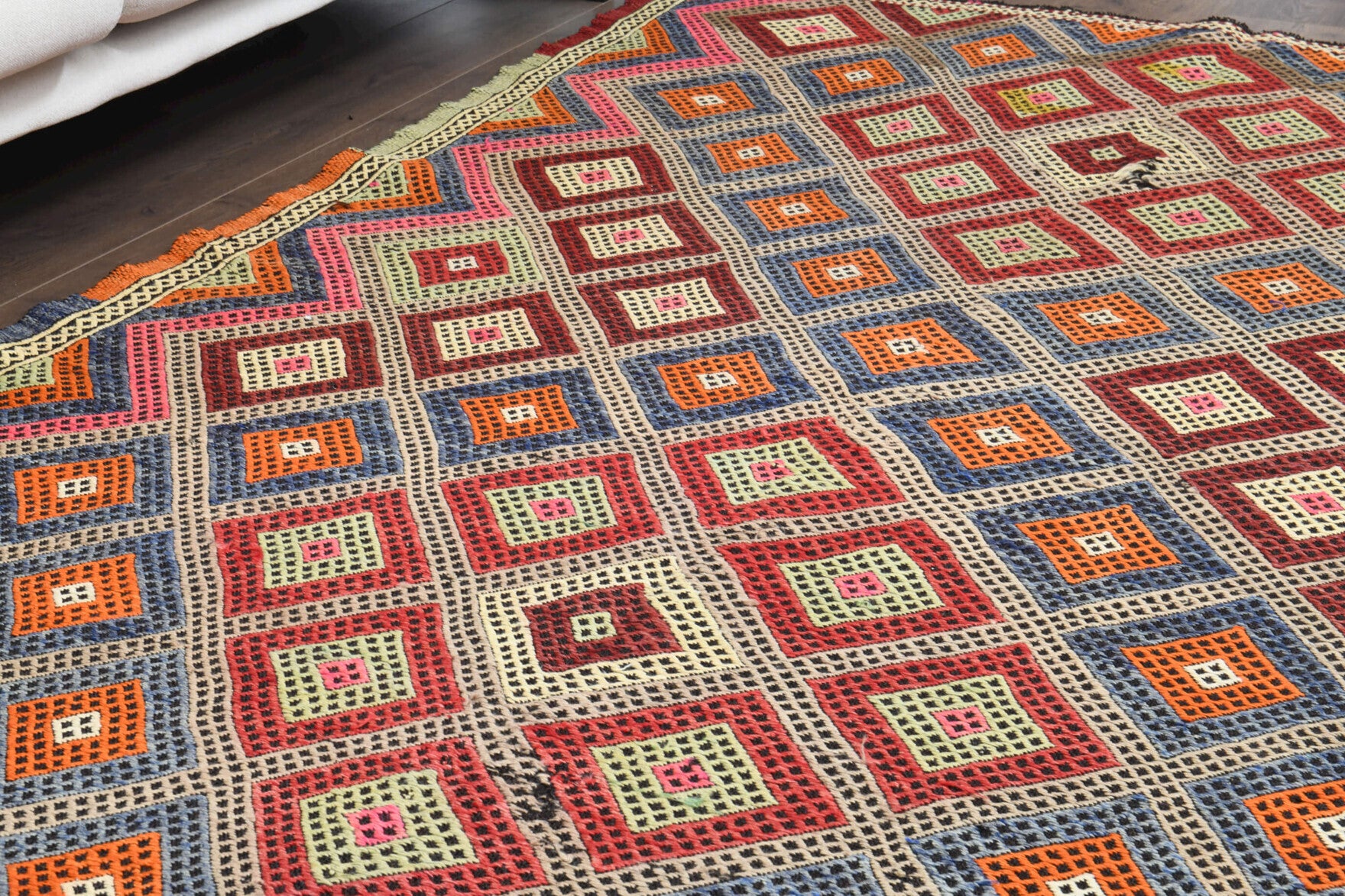 Defnesel kilim: 1960s handwoven flatweave Anatolian kilim with checkered motifs