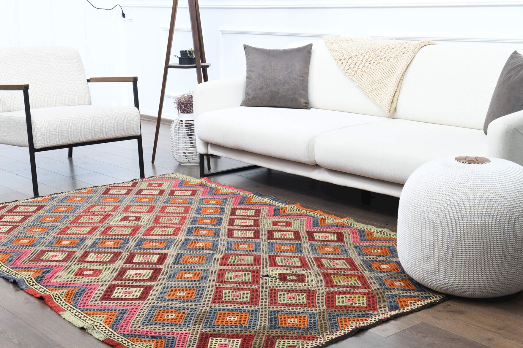 Authentic Anatolian vintage kilim rug (1960s) with checkered design – one-of-a-kind at Fame Rugs