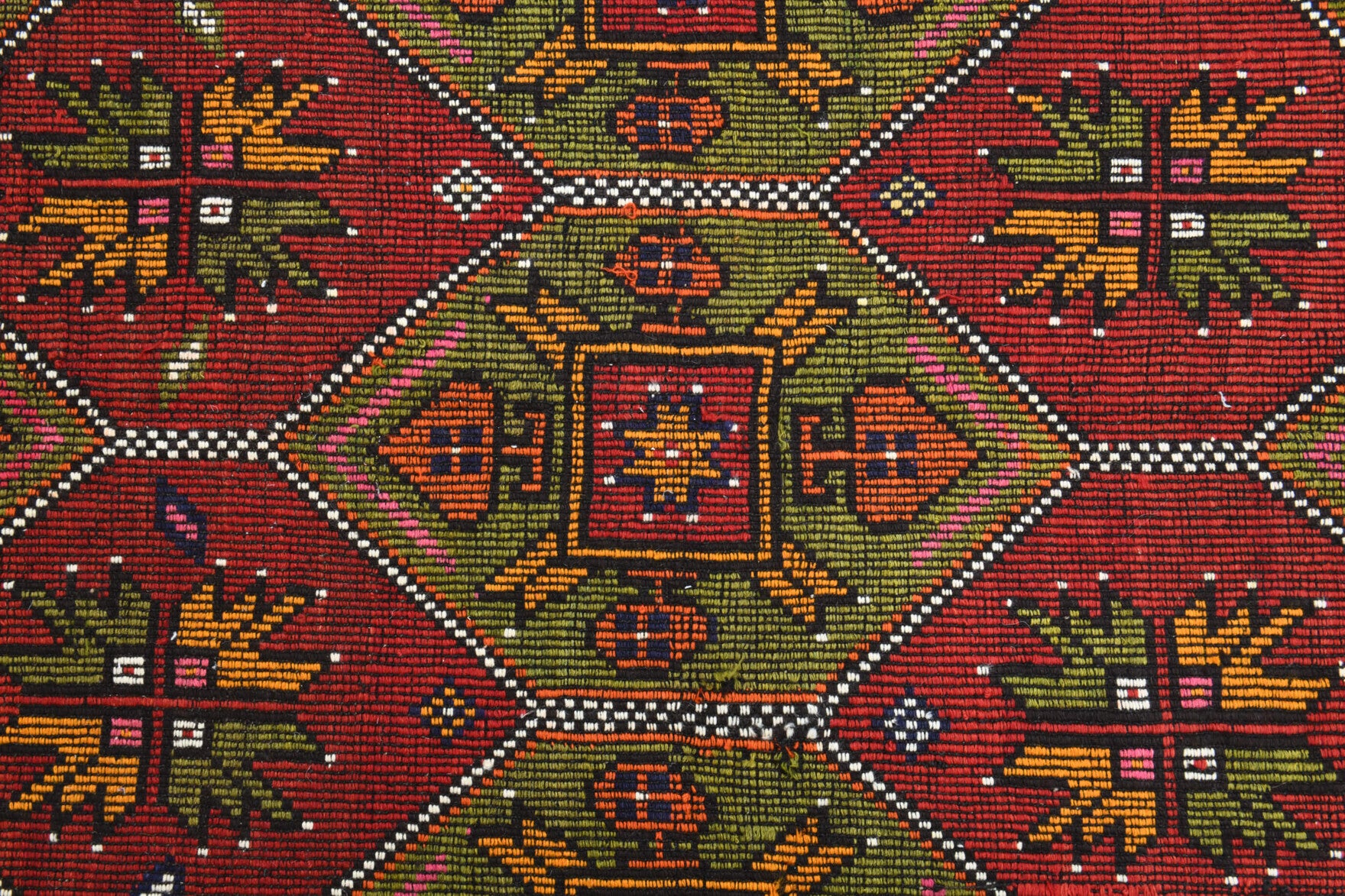 Authentic Anatolian vintage kilim rug (1960s) with oriental design – one-of-a-kind at Fame Rugs