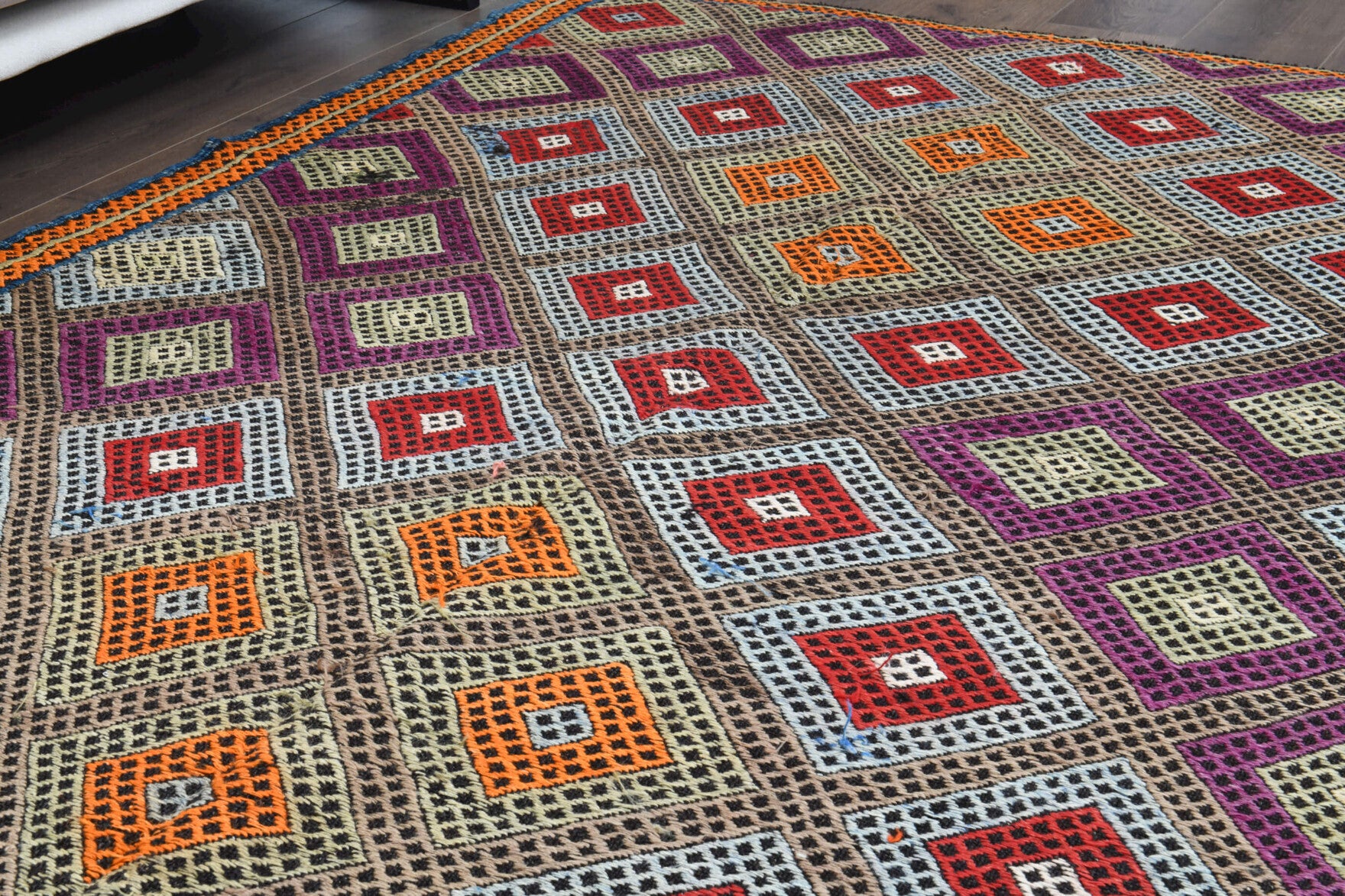 Simgeruh kilim: 1960s handwoven flatweave Anatolian kilim with ikat motifs