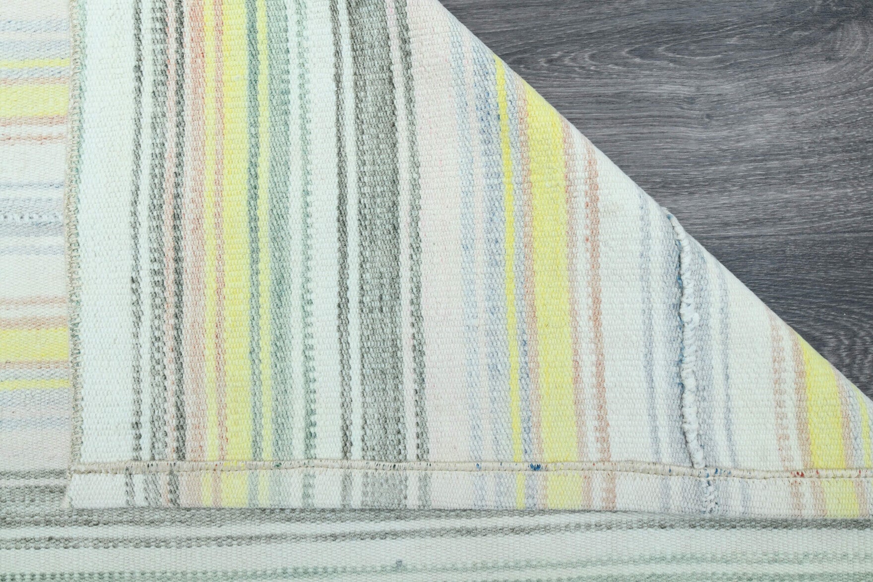 Hurremnur – vintage striped kilim for living room or bedroom, 4'10" x 7'1" (147x217 cm)