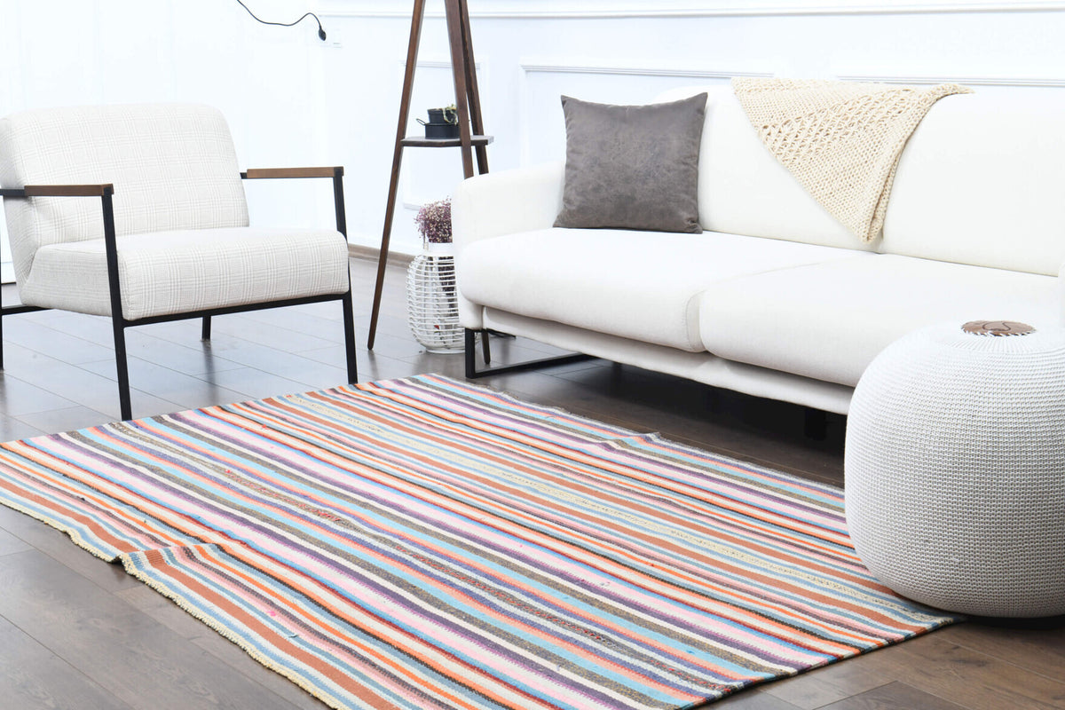 Hand-crafted Anatolian vintage kilim Zerisik in wool, 1960s