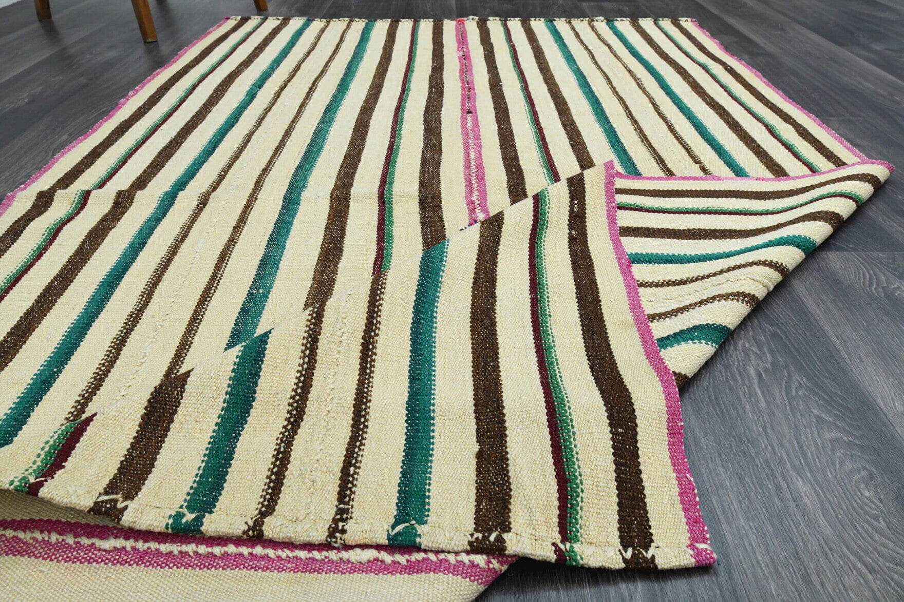 Parvaneh – vintage striped kilim for living room or bedroom, 4'6" x 7'3" (137x221 cm)