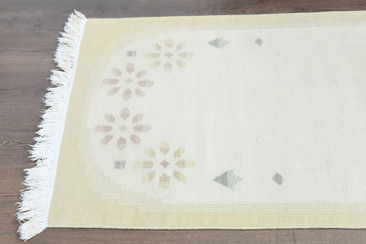 Authentic Anatolian vintage kilim rug (1960s) with solid design – one-of-a-kind at Fame Rugs