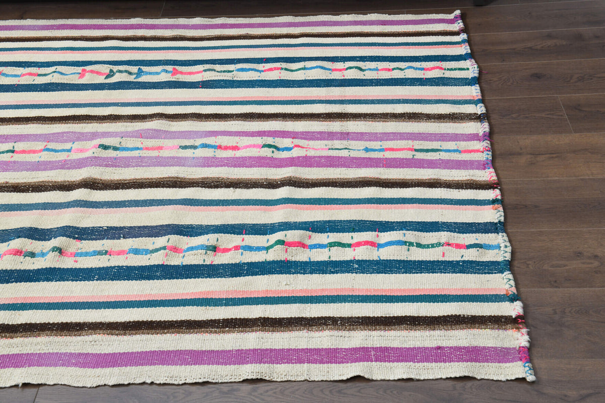 Handwoven flatweave wool kilim from Anatolia, Turkey – Handmade Vintage Area Rug 5'1" x 6'11"