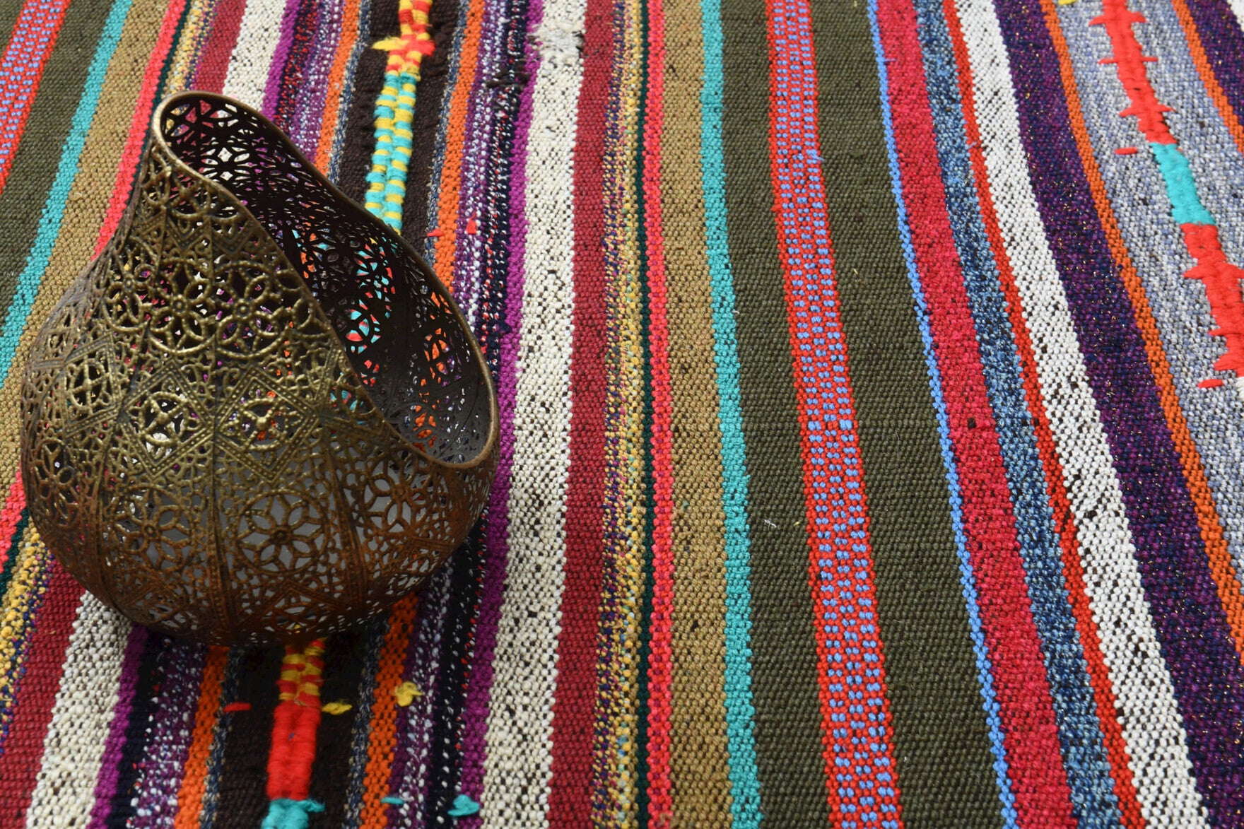 Handwoven flatweave wool kilim from Anatolia, Turkey – Handmade Vintage Area Rug 4'10" x 7'10"