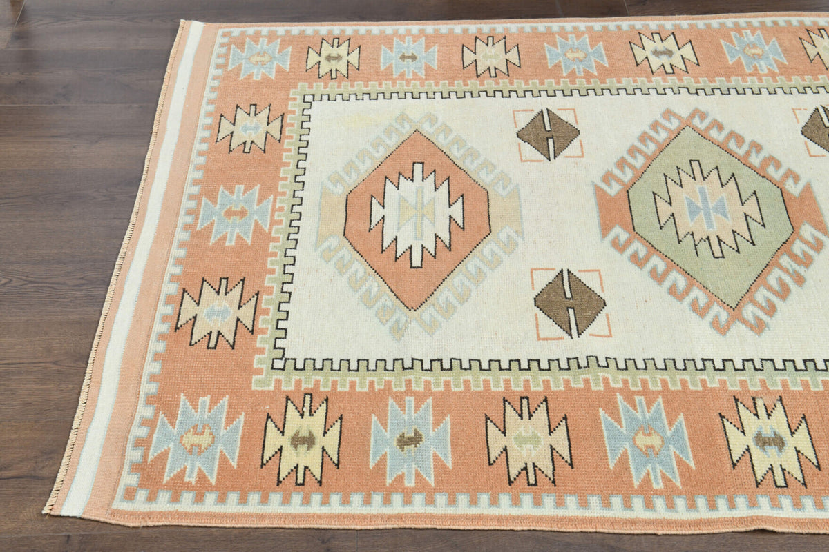 Authentic Anatolian vintage area rug (1970s) with oriental design – one-of-a-kind at Fame Rugs