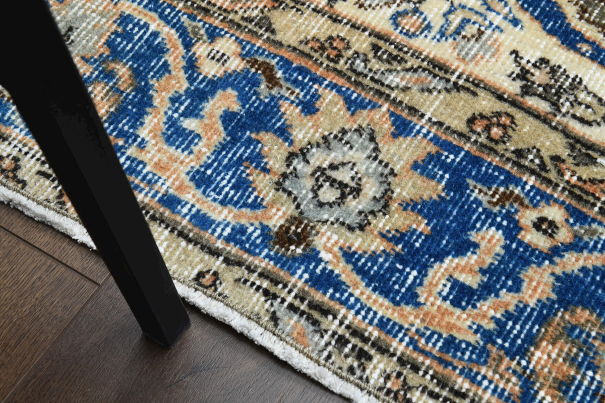 Authentic Anatolian vintage area rug (1970s) with oriental design – one-of-a-kind at Fame Rugs