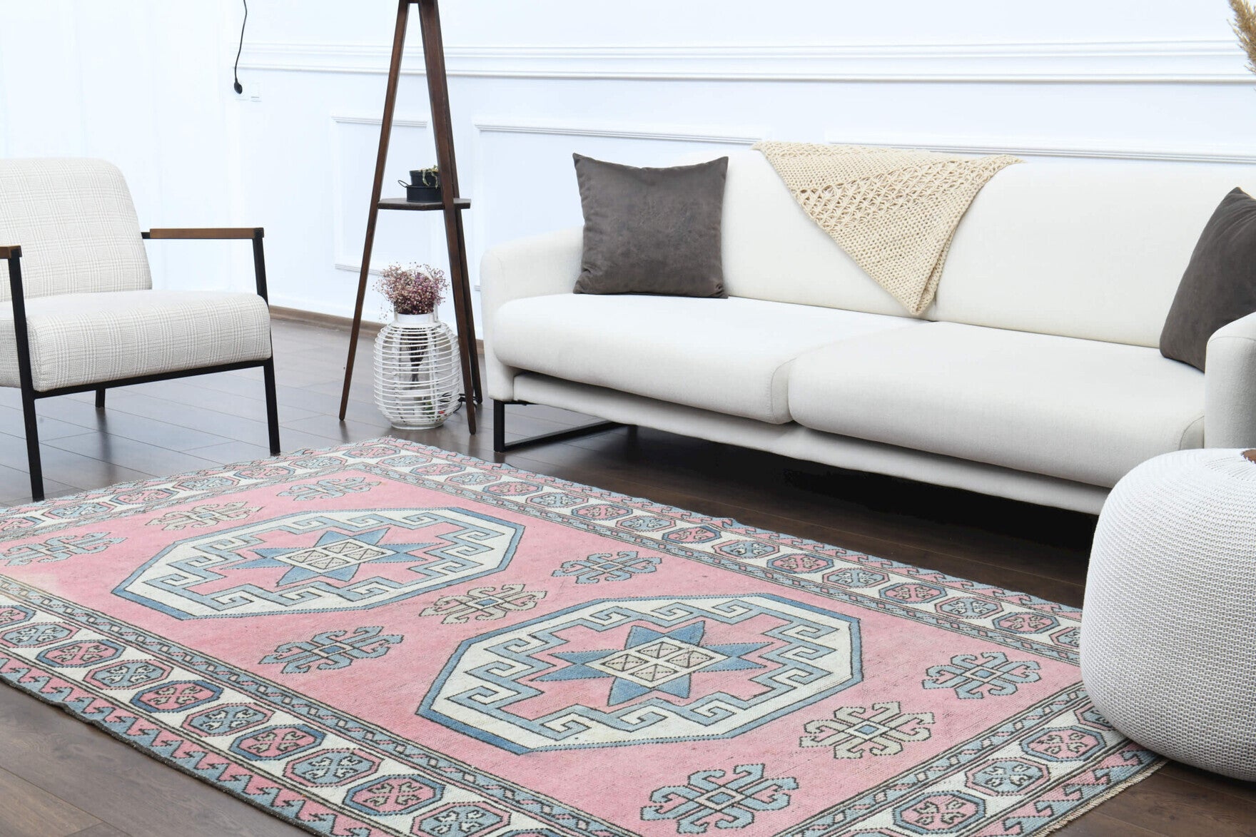 Hand-crafted Anatolian vintage rug Suzanperver in wool, 1970s