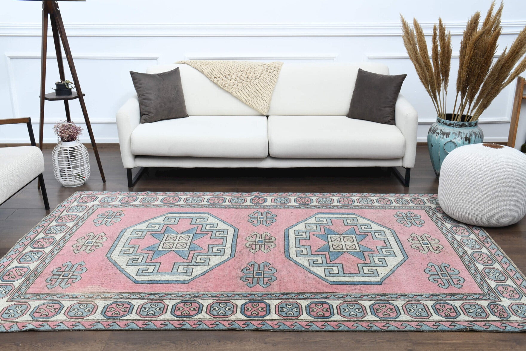 Wool Handwoven Milas Area Rug in wool – 1970s piece from Anatolia, Turkey | Fame Rugs