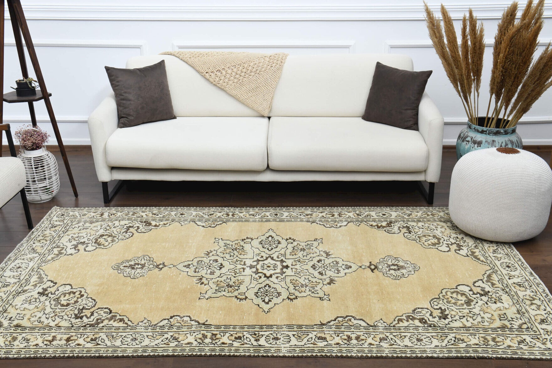 Hand-crafted Anatolian vintage rug Serindeniz in wool, 1970s