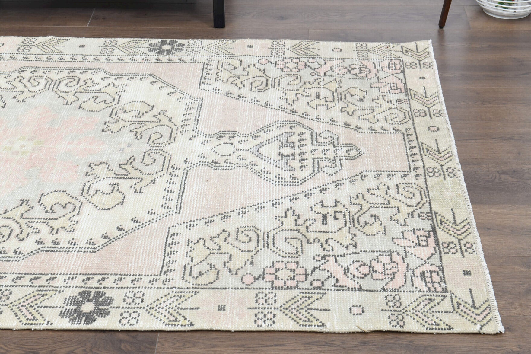 130x211 cm vintage Anatolian area rug – Semaruh, low pile, wool