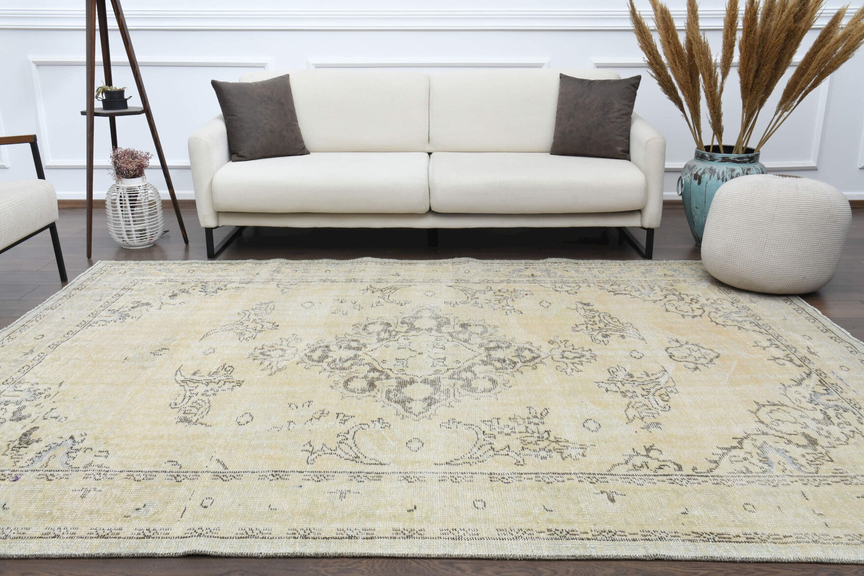 215x290 cm antique washed vintage Anatolian area rug – Sosiphaessa, low pile, wool