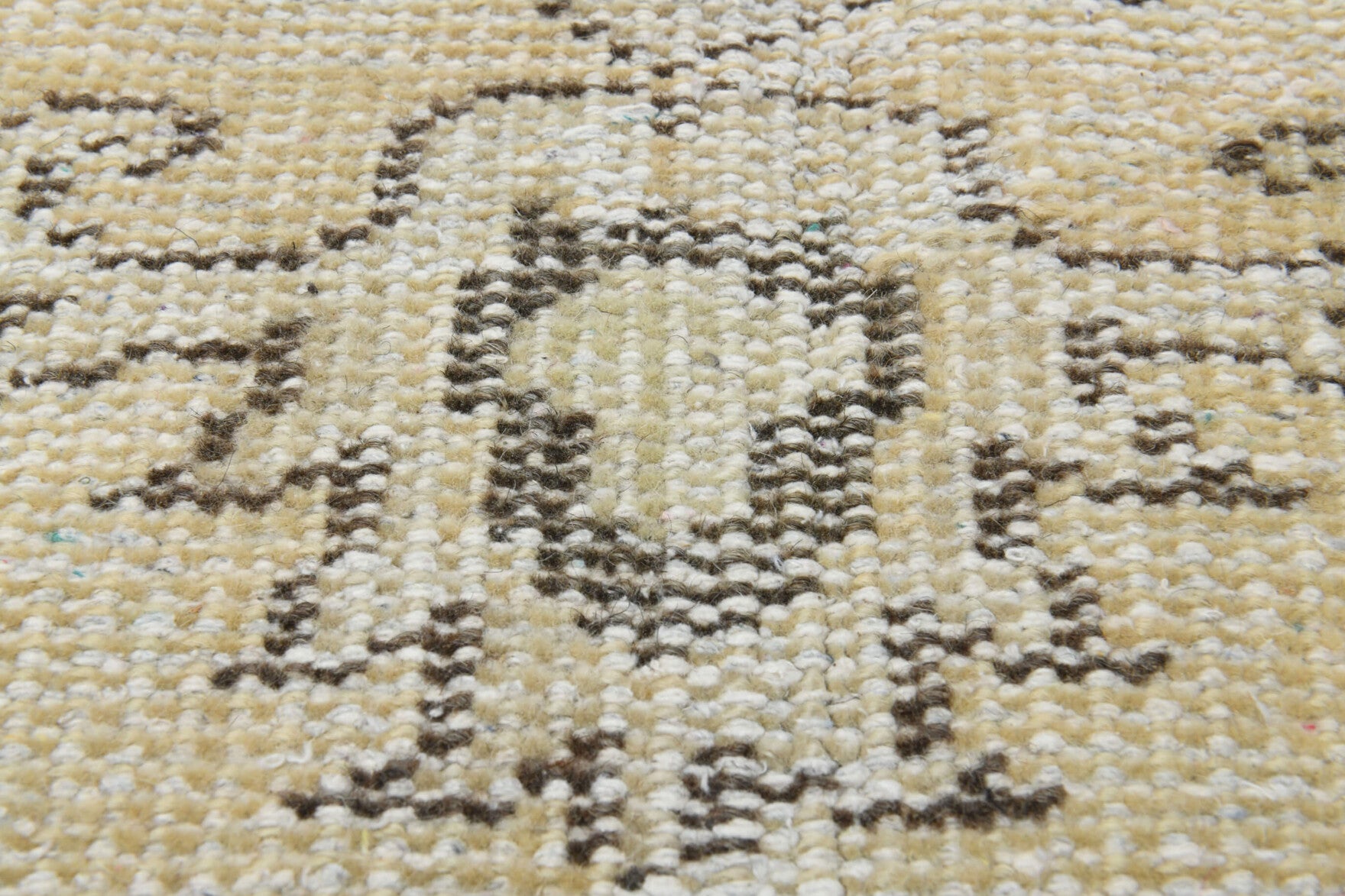 Hand-crafted Anatolian antique washed vintage rug Sosiphaessa in wool, 1930s