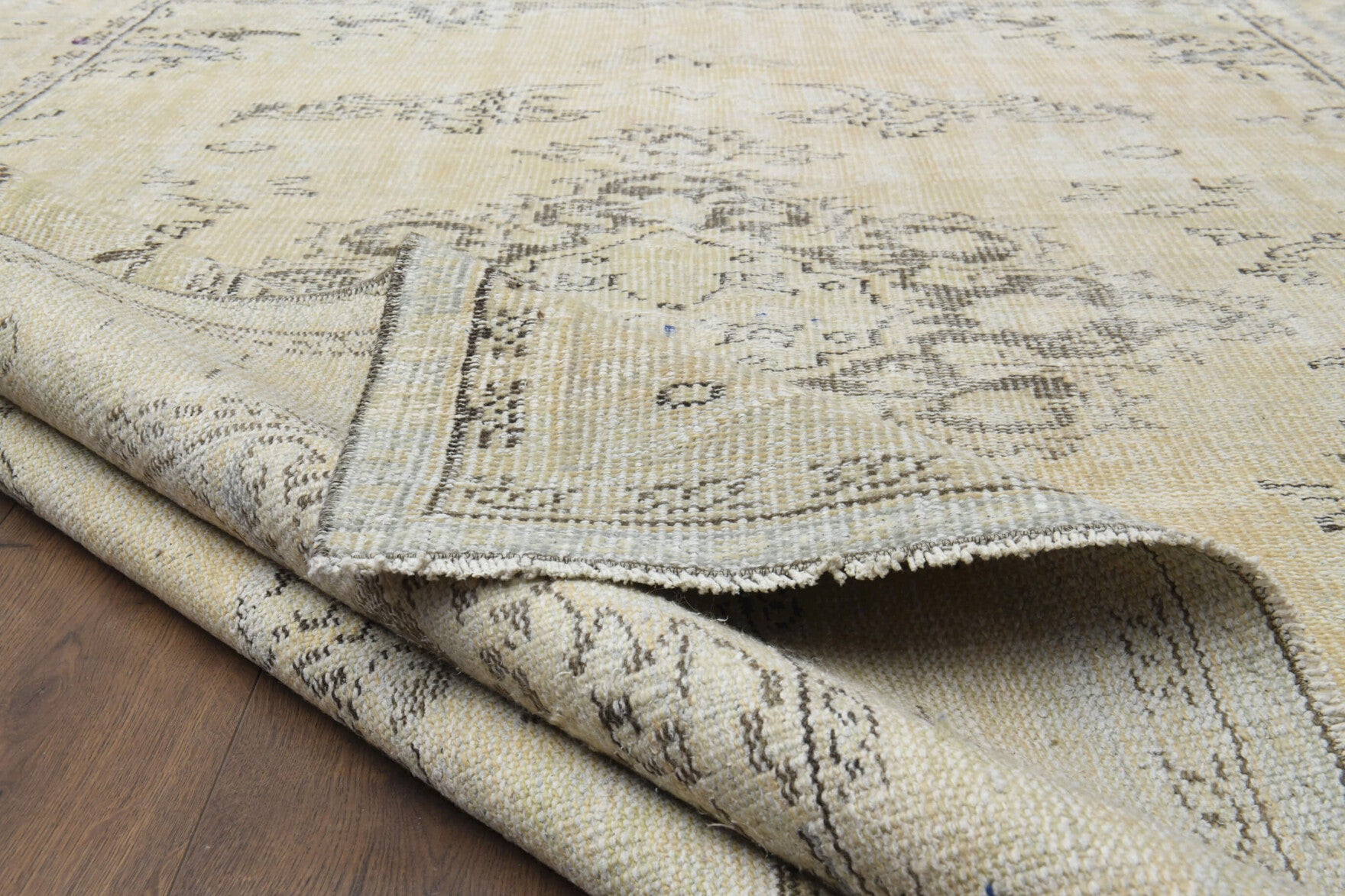 Oriental Antique Anatolian Area Rug in wool – 1930s piece from Anatolia, Turkey | Fame Rugs