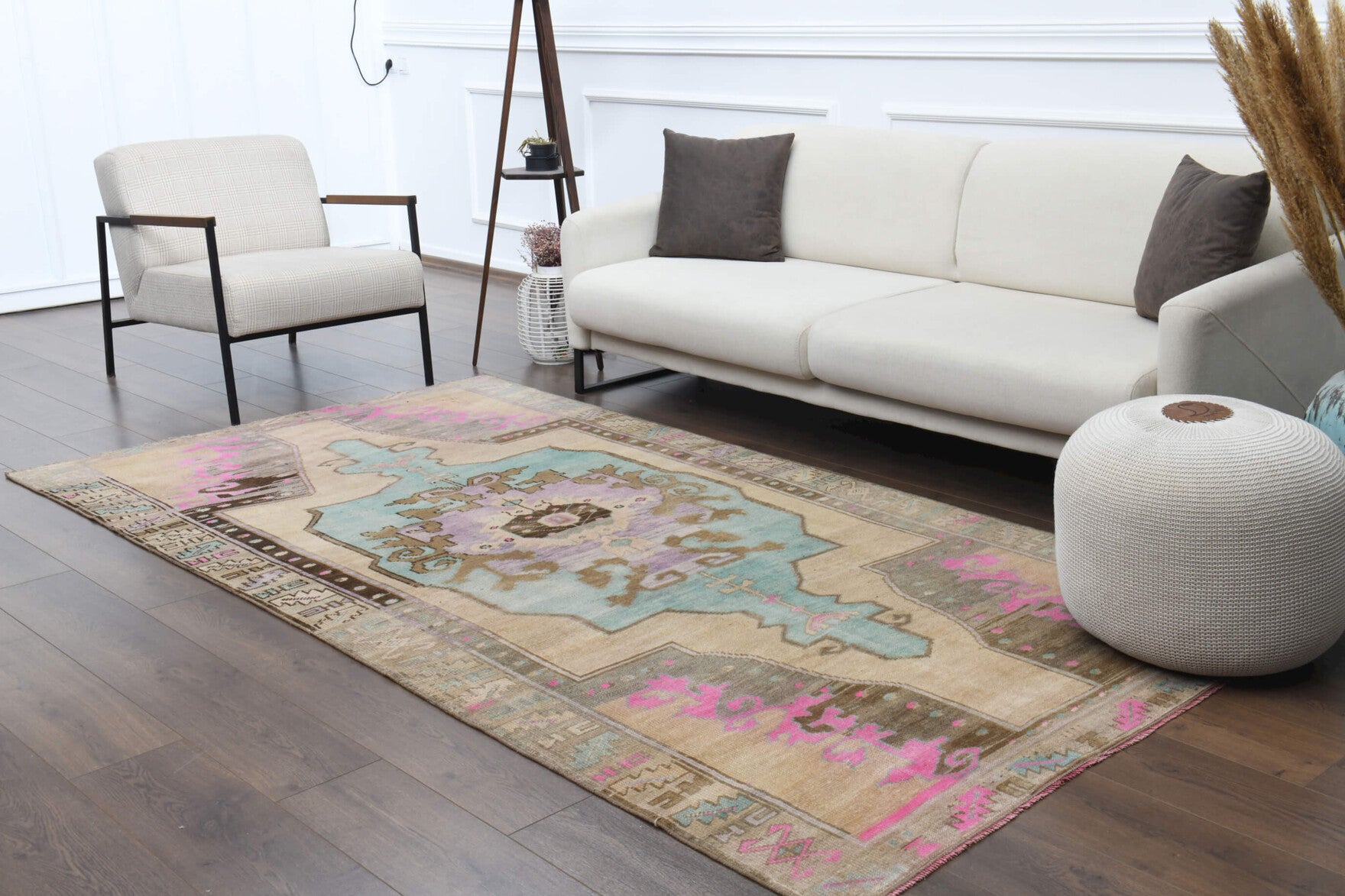 Handmade wool rug from Anatolia, Turkey – Nomadic Turkish Vintage Anatolian Area Rug 4'11" x 9'2"