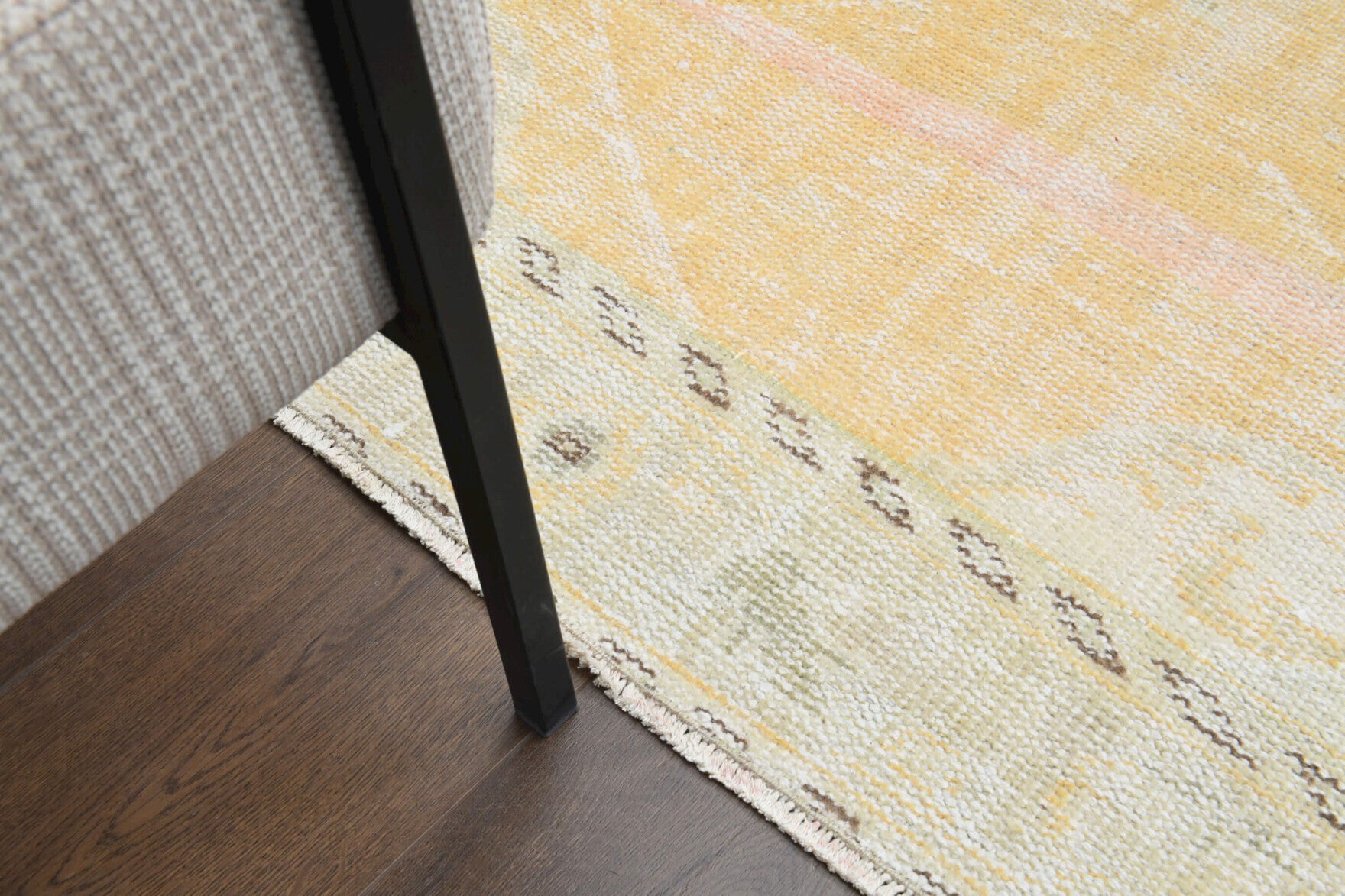 Gumusnaz 1960's rug: 1960s handmade Anatolian rug with oriental motifs and cotton backing