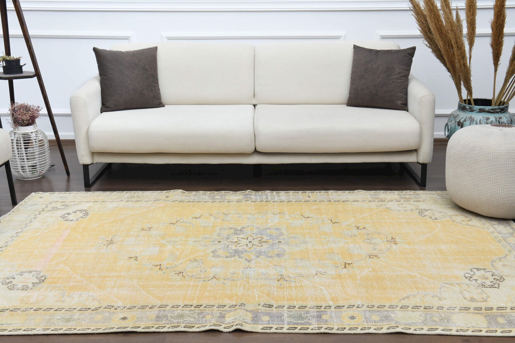 Hand-crafted Anatolian vintage rug Gumusnaz 1960's in wool, 1960s