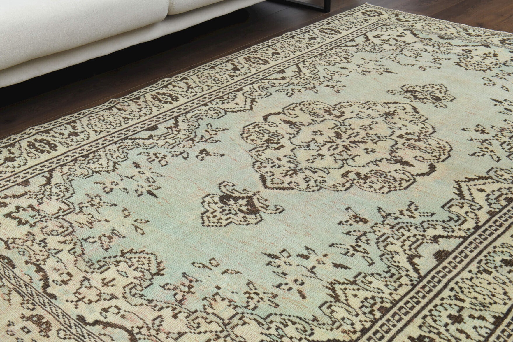Toprakcihan Mystic rug: 1970s handmade Anatolian rug with oriental motifs and cotton backing