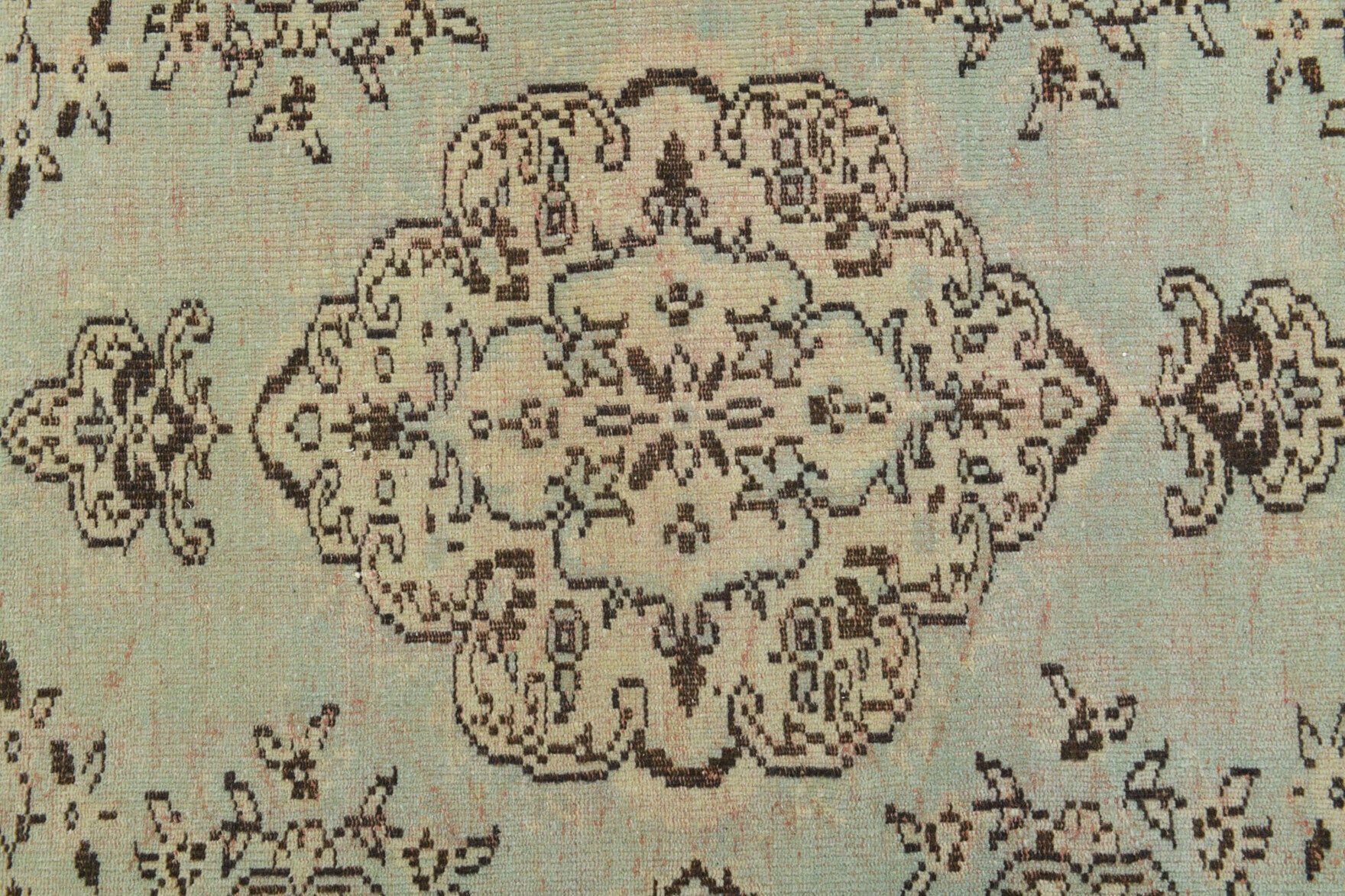 Authentic Anatolian vintage area rug (1970s) with oriental design – one-of-a-kind at Fame Rugs
