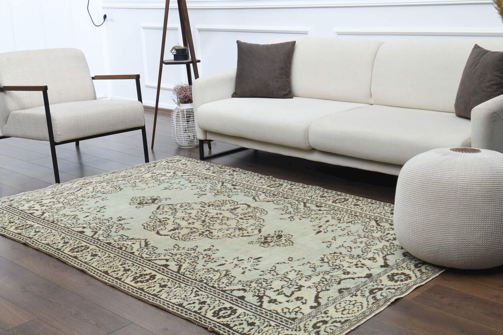 Toprakcihan Mystic – vintage oriental rug for living room or bedroom, 5'2" x 7'10" (157x238 cm)