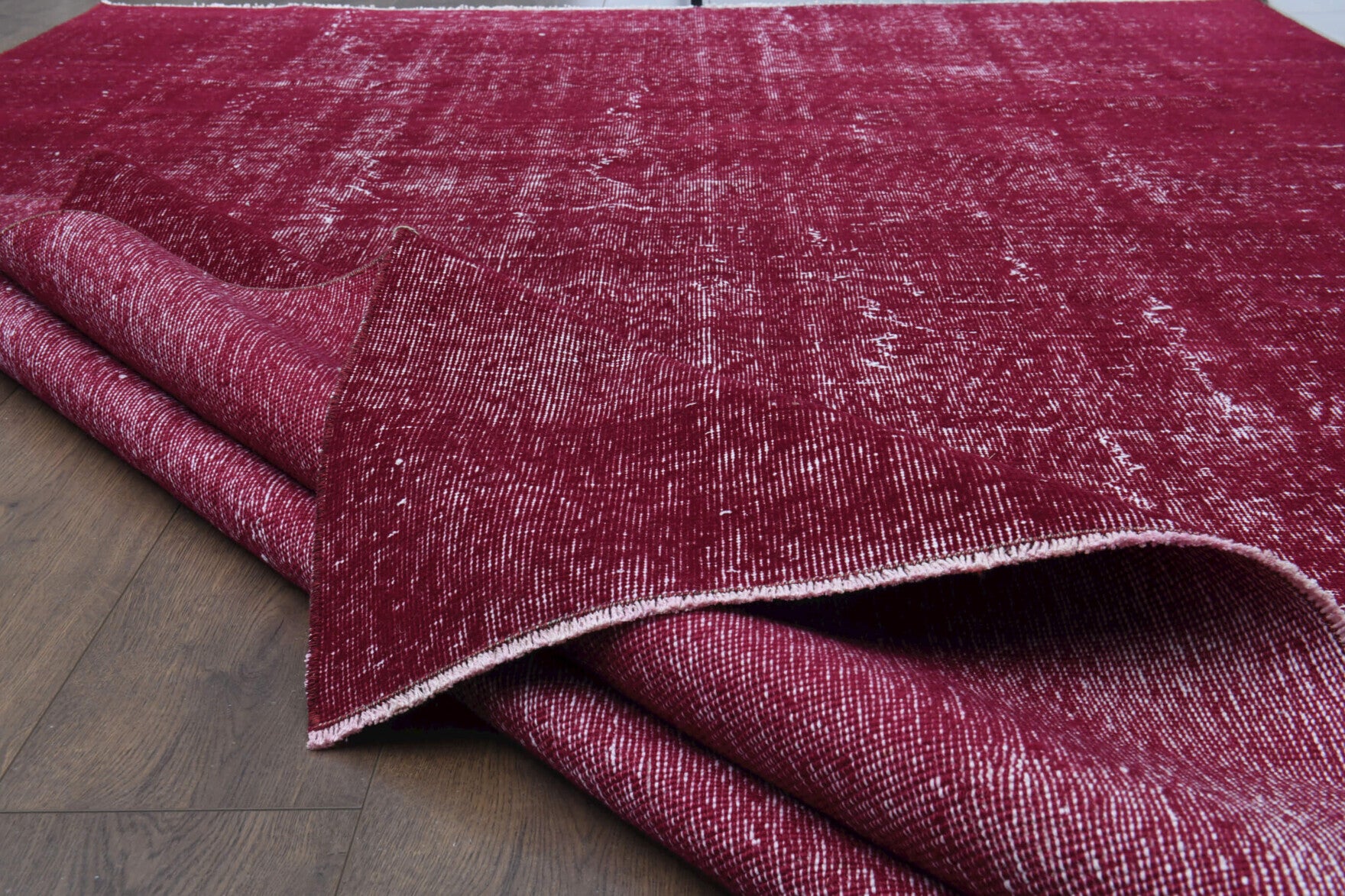 Handmade Vintage Anatolian Area Rug in wool – 1970s piece from Anatolia, Turkey | Fame Rugs