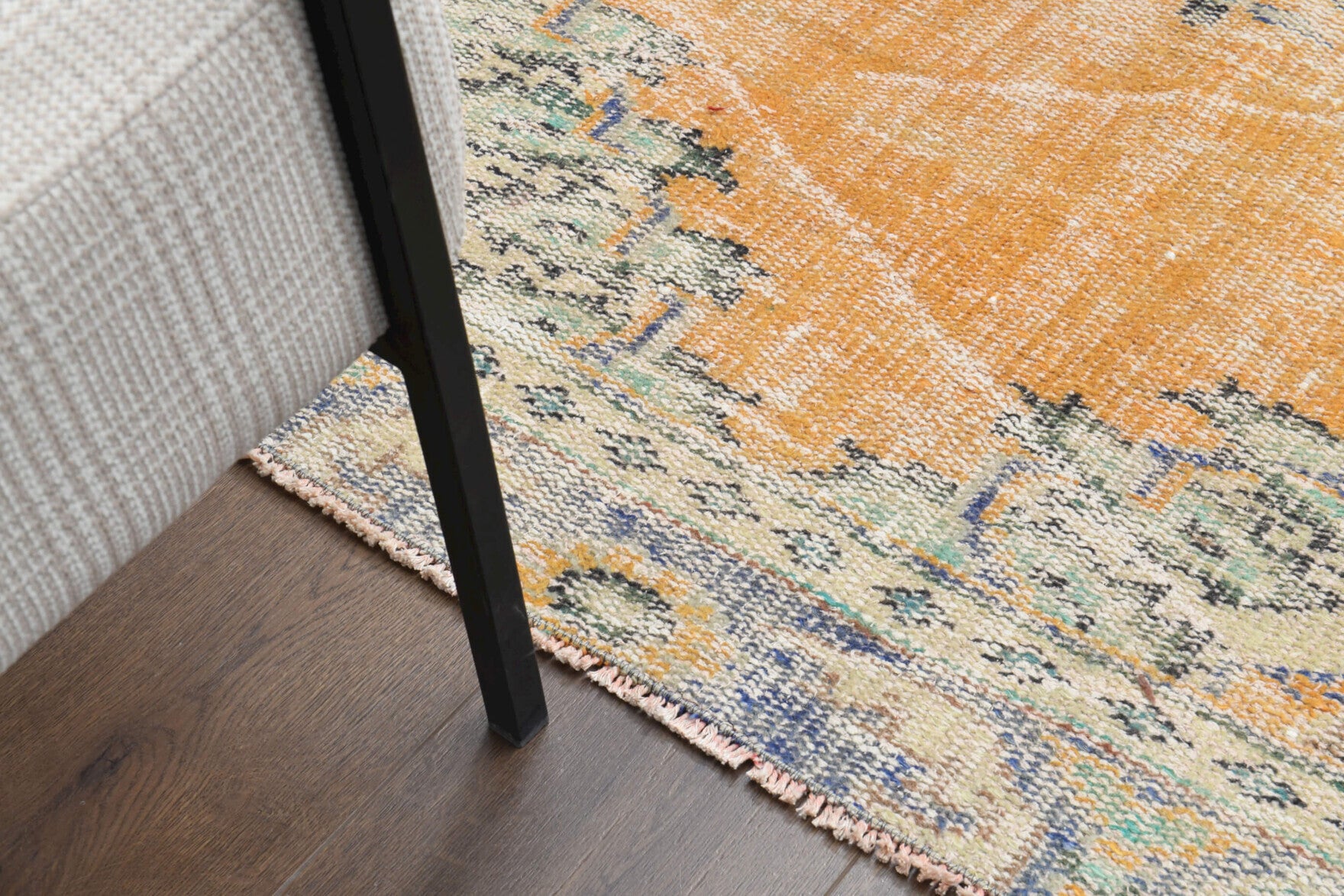 Glaucorhoda rug: 1970s handmade Anatolian rug with oriental motifs and cotton backing