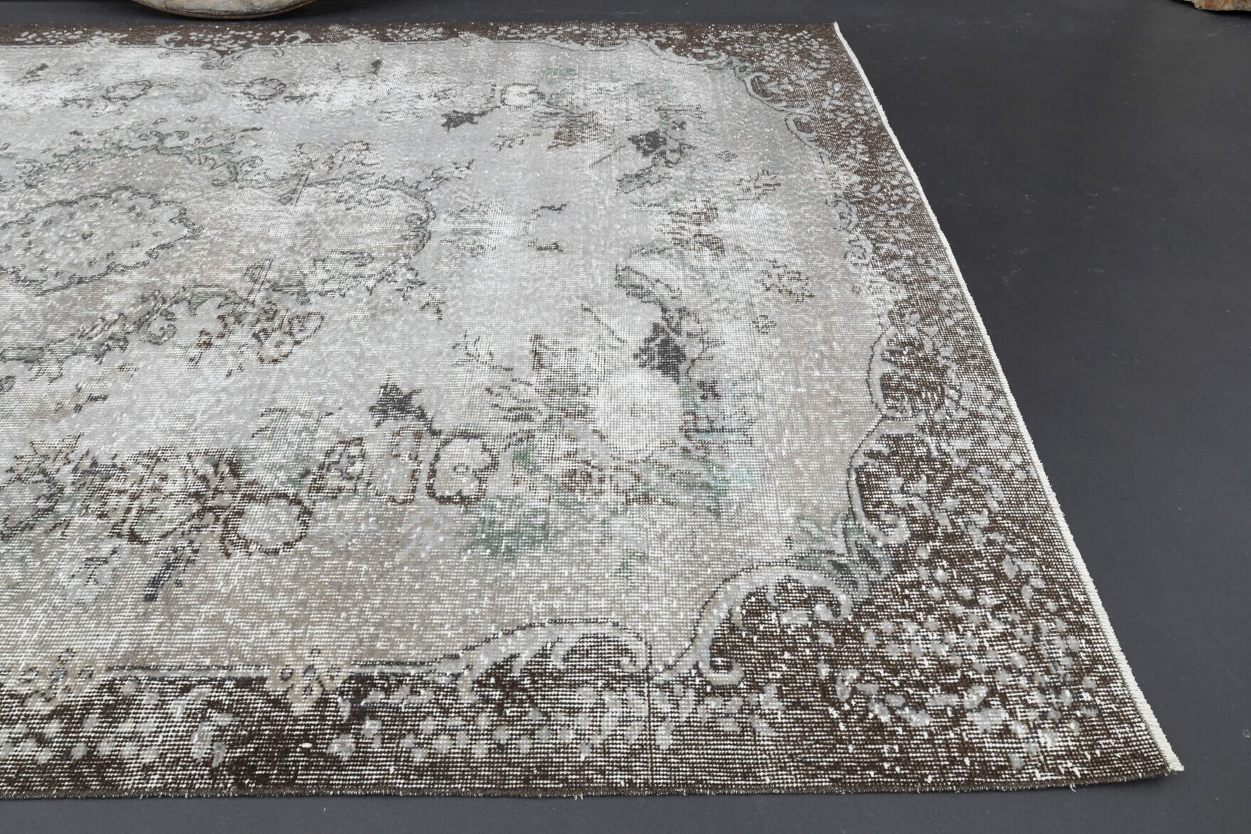 Handmade wool rug from Anatolia, Turkey – Handmade Area Rug 5'11" x 9'6"