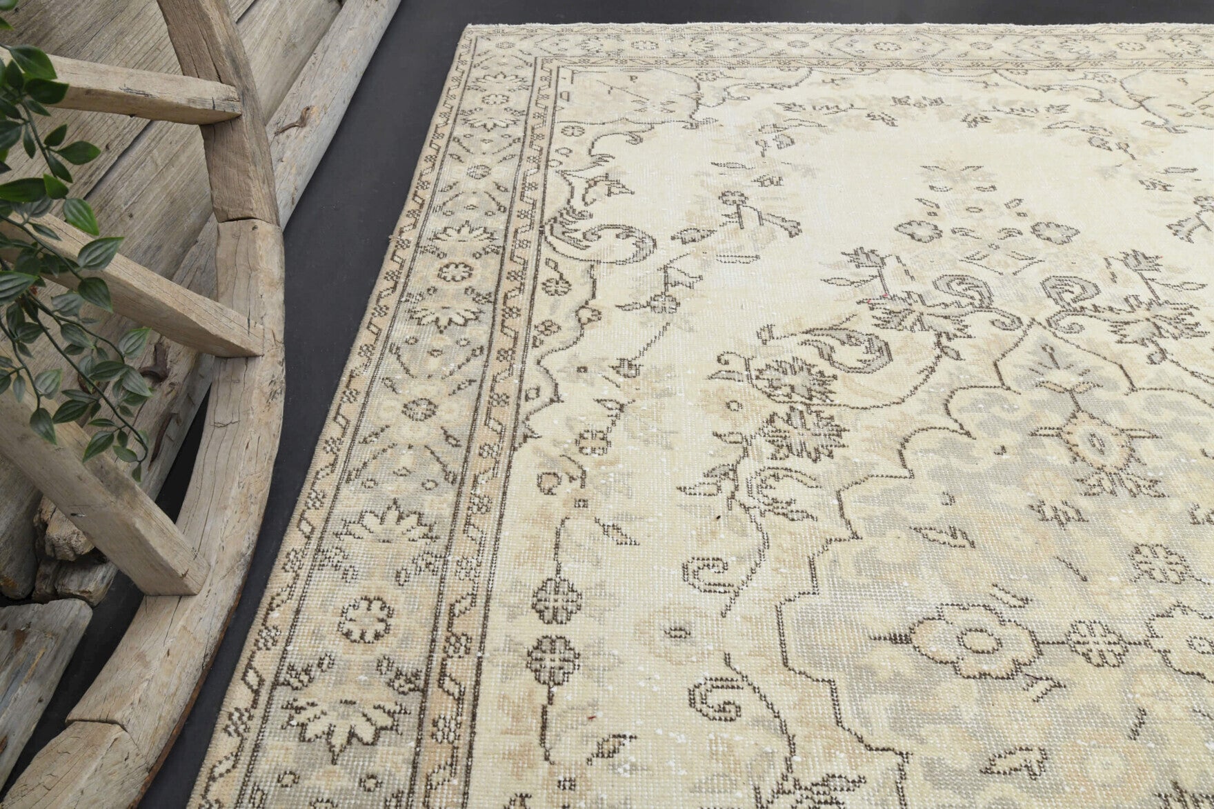 Firuzdil – vintage oriental rug for living room or bedroom, 6'1" x 10'2" (186x310 cm)