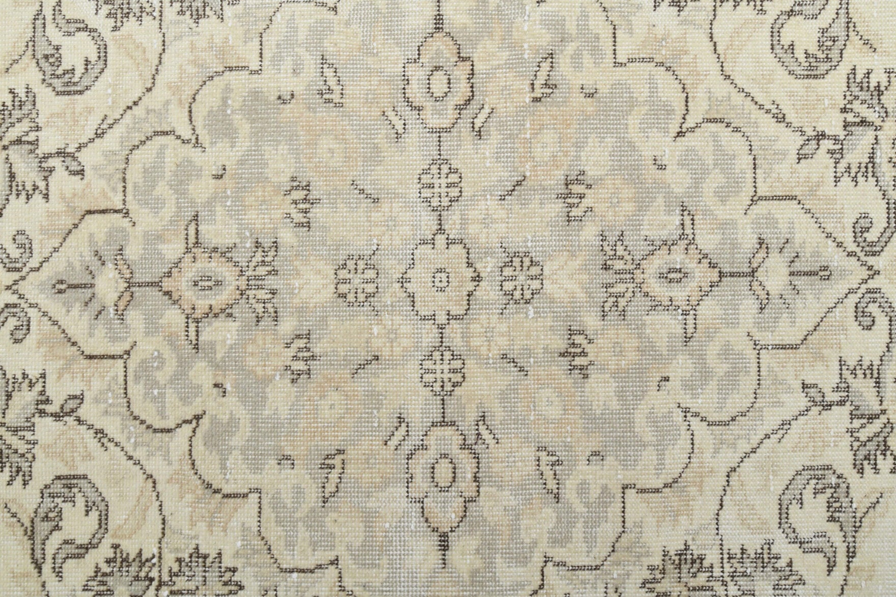 Handmade Medallion Anatolian Area Rug in wool – 1970s piece from Anatolia, Turkey | Fame Rugs
