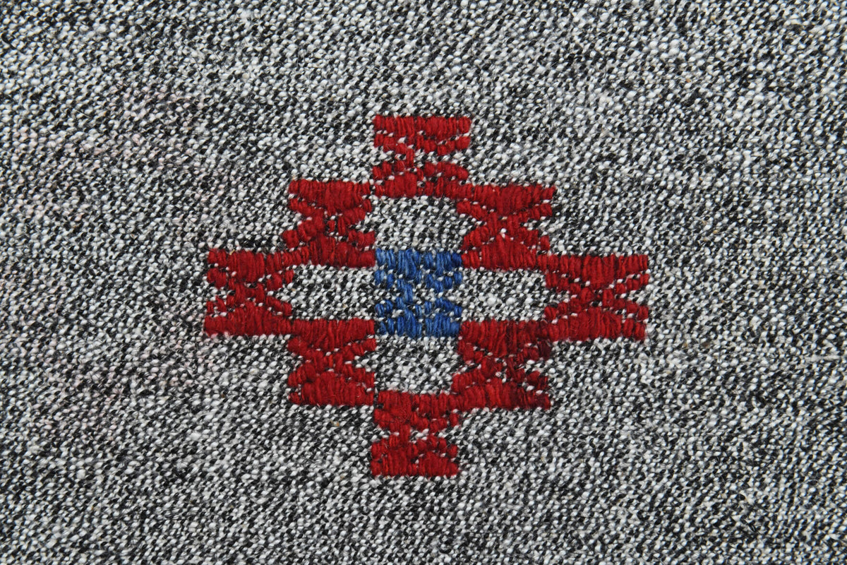 Handwoven flatweave wool kilim from Anatolia, Turkey – Flatweave Vintage Rug 7' x 9'5"