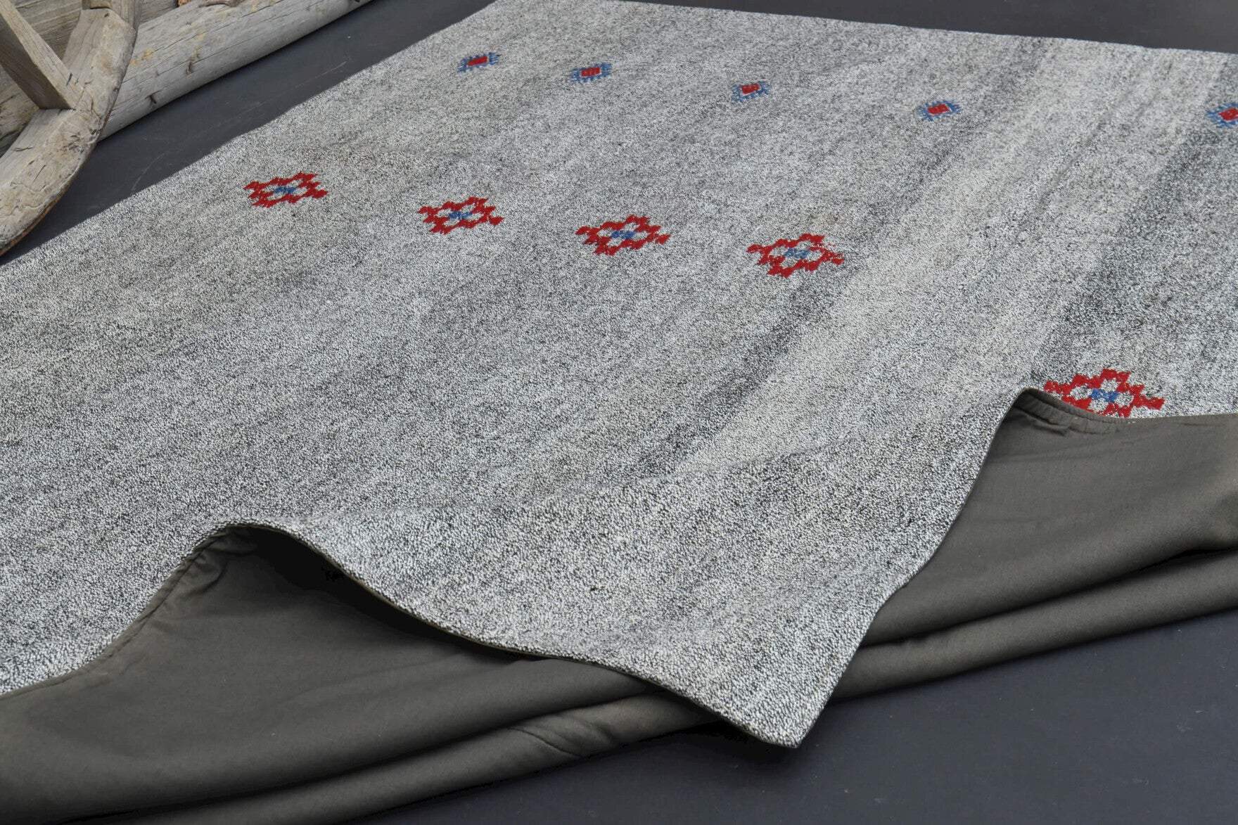 Euboea – vintage dot kilim for living room or bedroom, 7' x 9'5" (213x286 cm)